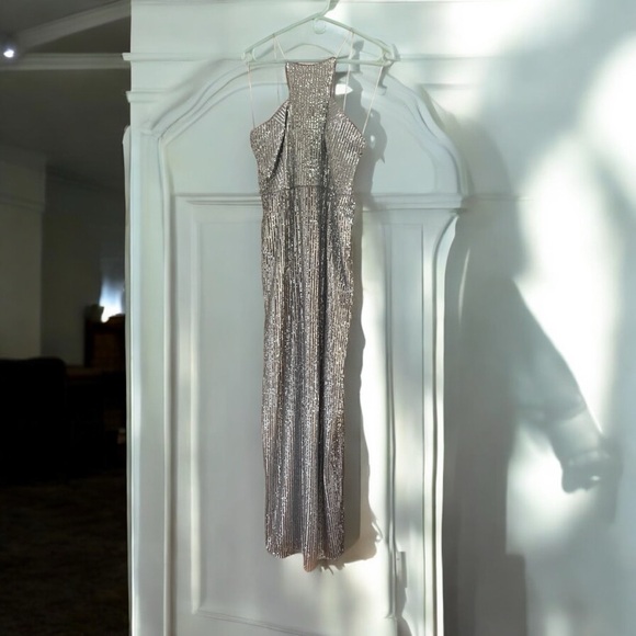 Nwt Adrianna Papell Sequin Cutaway Gown Silver women’s Size 8  US  $ 219 - Picture 4 of 16